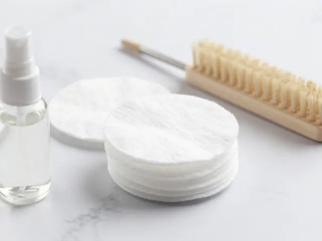 Co je potřeba na manikúru? Kompletní seznam nástrojů a produktů pro dokonalý výsledek